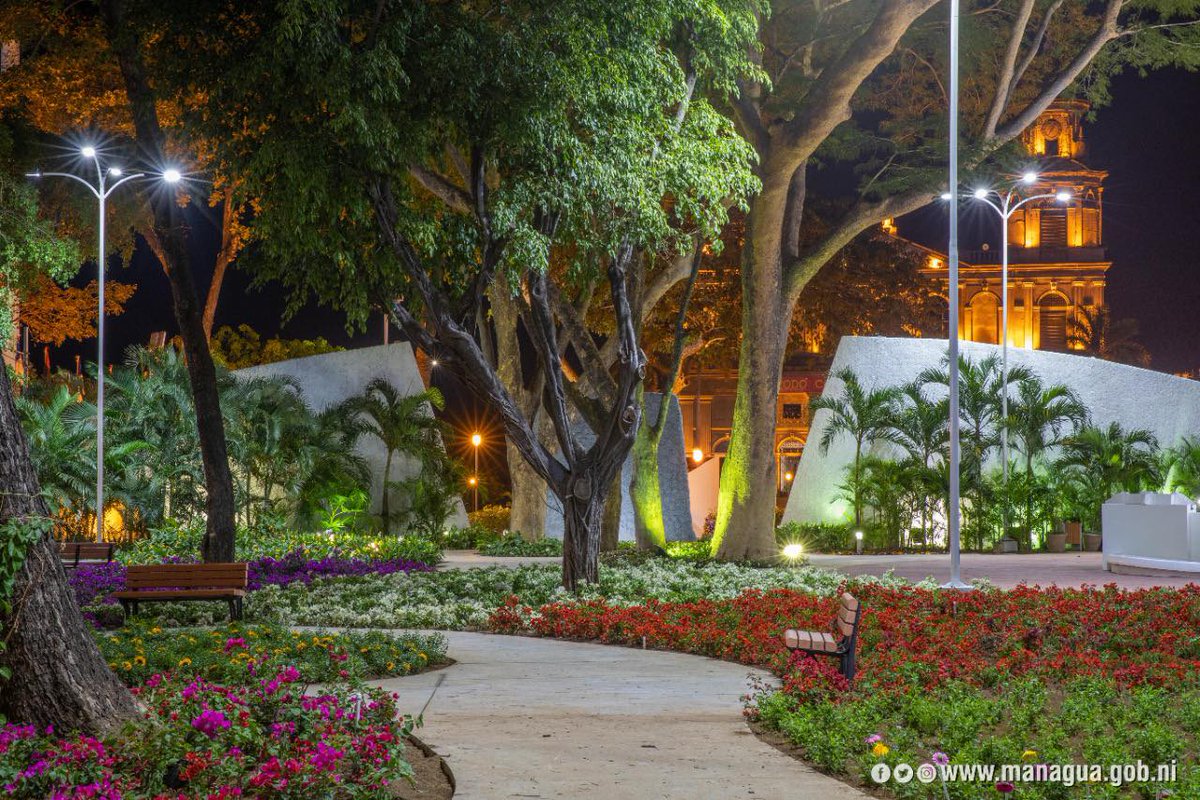qarlosespinoza's tweet image. #Nicaragua | El Parque Central de Managua ha sido remodelado por la municipalidad.

Este espacio de recreación que suele ser visitado por las familias capitalinas y de otras partes del país, está ubicado en el centro histórico de la ciudad.