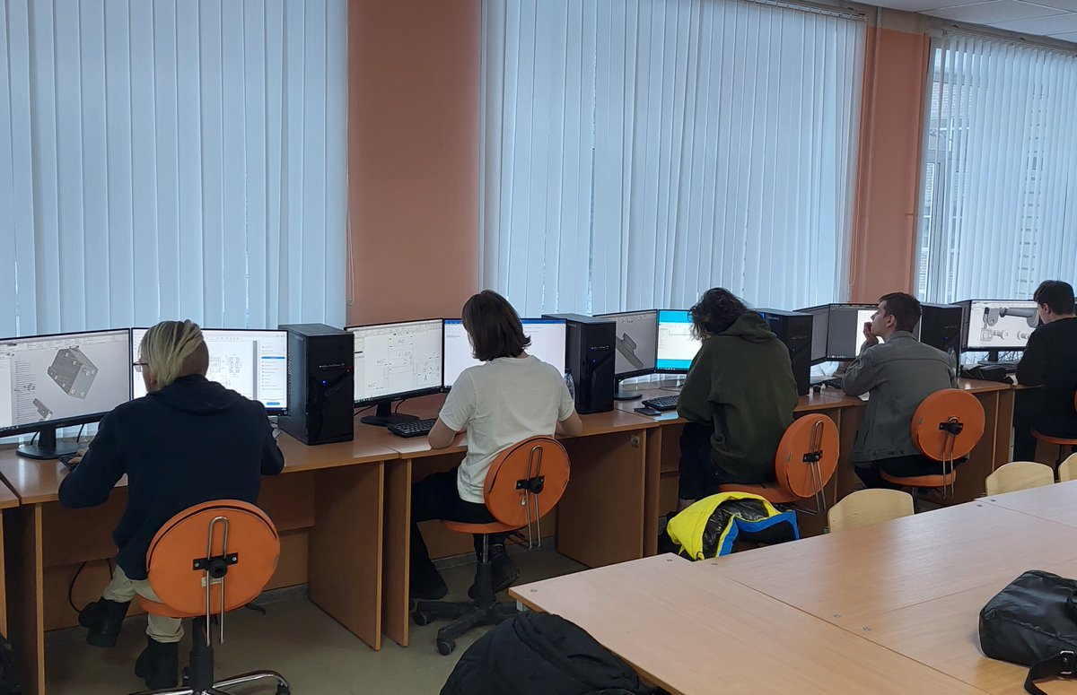 YaroslavlSTU's tweet photo. Преподаватели ЯГТУ выступили экспертами соревнований WorldSkills https://t.co/l7Q2xpOYBZ https://t.co/hNkCwANDwk