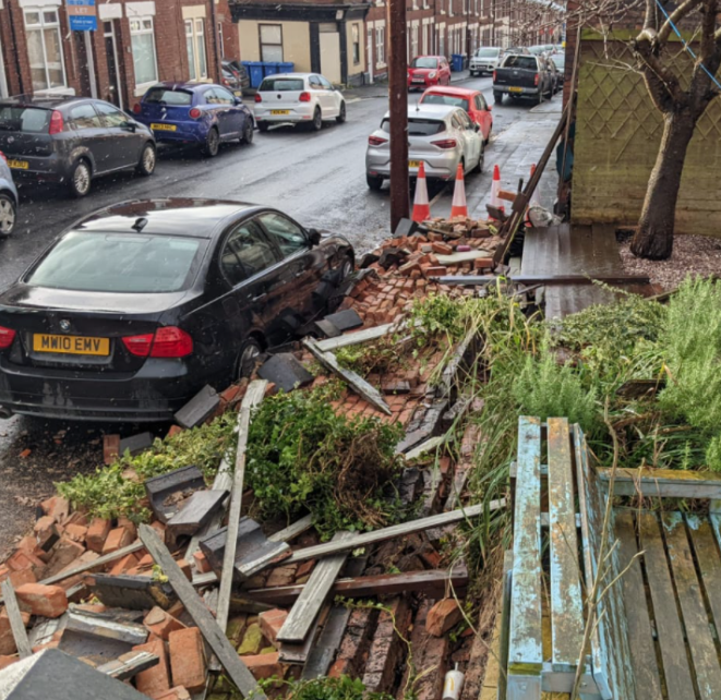 Melowilo's tweet photo. @metoffice @DirectLine @DirectLine #directline #StormEunice Direct line now claims that this is was not part of the structure of an end terraced house leaving us without a penny after the storm blown it over.  Disgraceful behaviour.  What is the point of insurance if not for days like this?? https://t.co/ptk9rLeb80