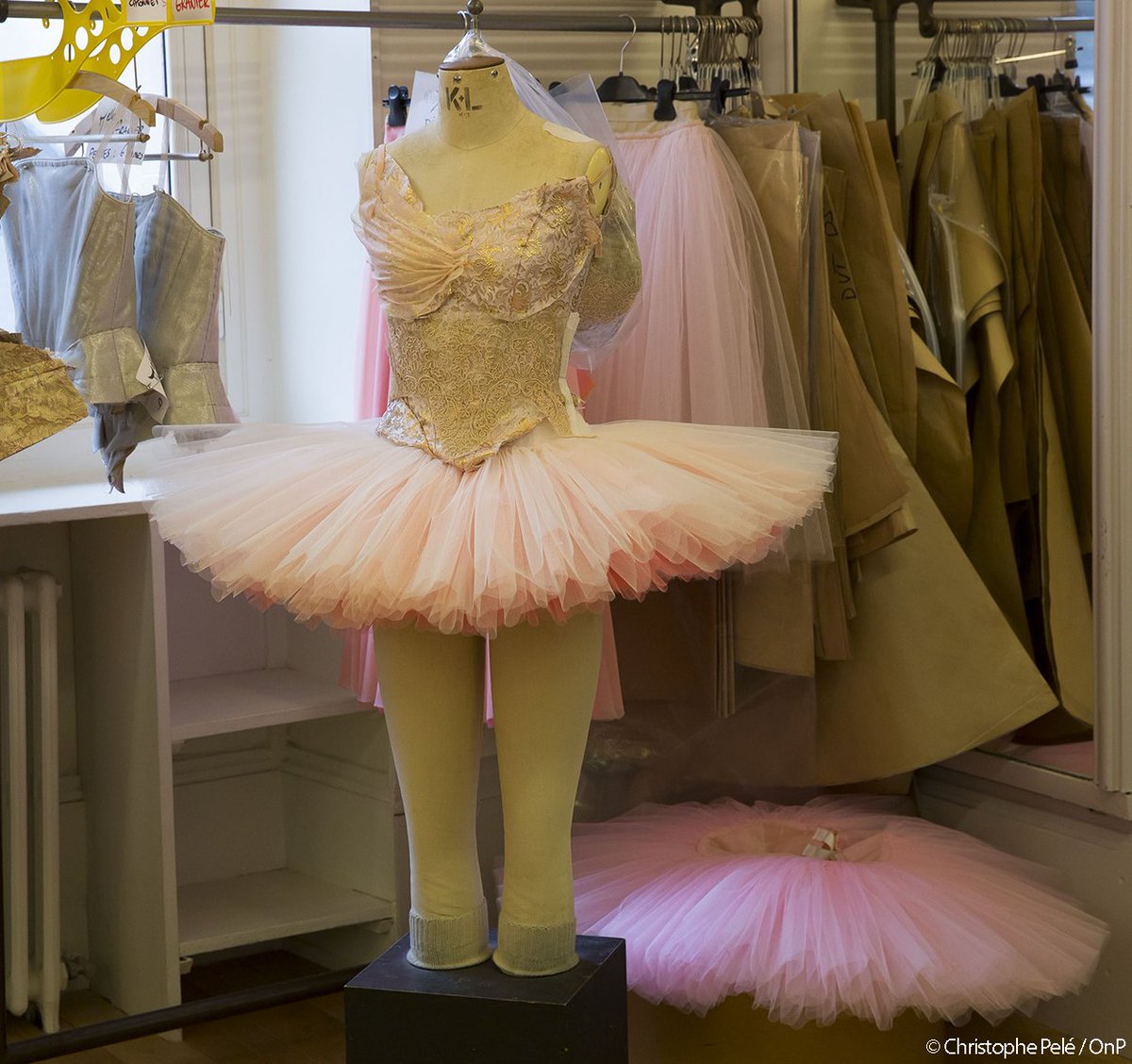 JEO6591's tweet photo. #BalletFascination #Ballet #BalletCostumes @BalletOParis https://t.co/uW1zkbPOGu