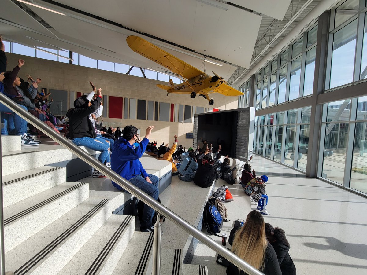 hjwarfield's tweet photo. @BRJCTE Thank you @dreammotivates for sharing your passion with students today. #staypluggedin https://t.co/NuZNk0Kh2s