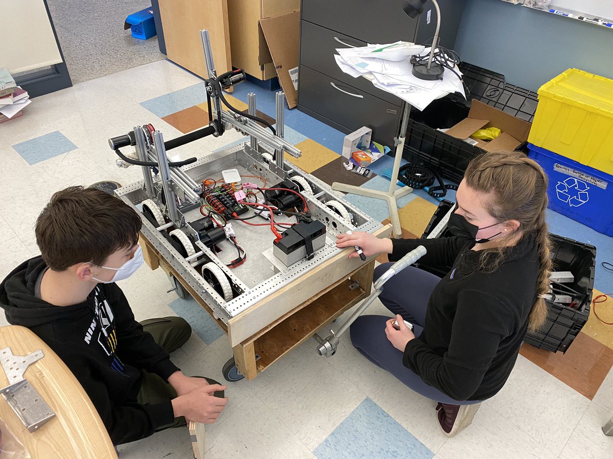 frc5752's tweet photo. BHS Robotics Team is hard at work today!  @frc5752 @Beverly_High @BeverlyPanthers https://t.co/d8OcjSjeSS