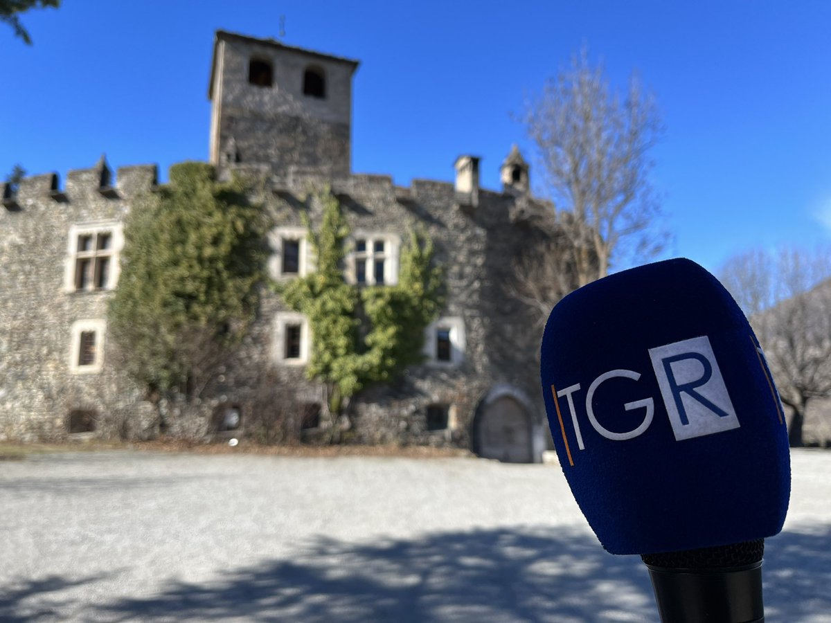 TgrRaiVdA's tweet photo. Il Castello di #Introd 🏰 potrebbe essere venduto entro qualche settimana … Il Comune è in attesa di conoscere la posizione ufficiale della  Regione Autonoma Valle d’Aosta sul diritto di prelazione ⚠️ Presto il racconto della #TgrValledAosta #IoSeguoTgr @FGrandParadis https://t.co/XlDPvqTg7n