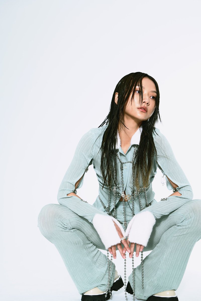 The RAY CHU Collection for AW22 has 20 various sets with a distinct and contemporary look. The “Touch Me” collection pays homage to sensuality via unconventional design.

Read the full article here: brokemagazine.co.uk/ray-chu-aw22-t…

#AW22 #FashionWeek #LondonFashionWeek #RAYCHU