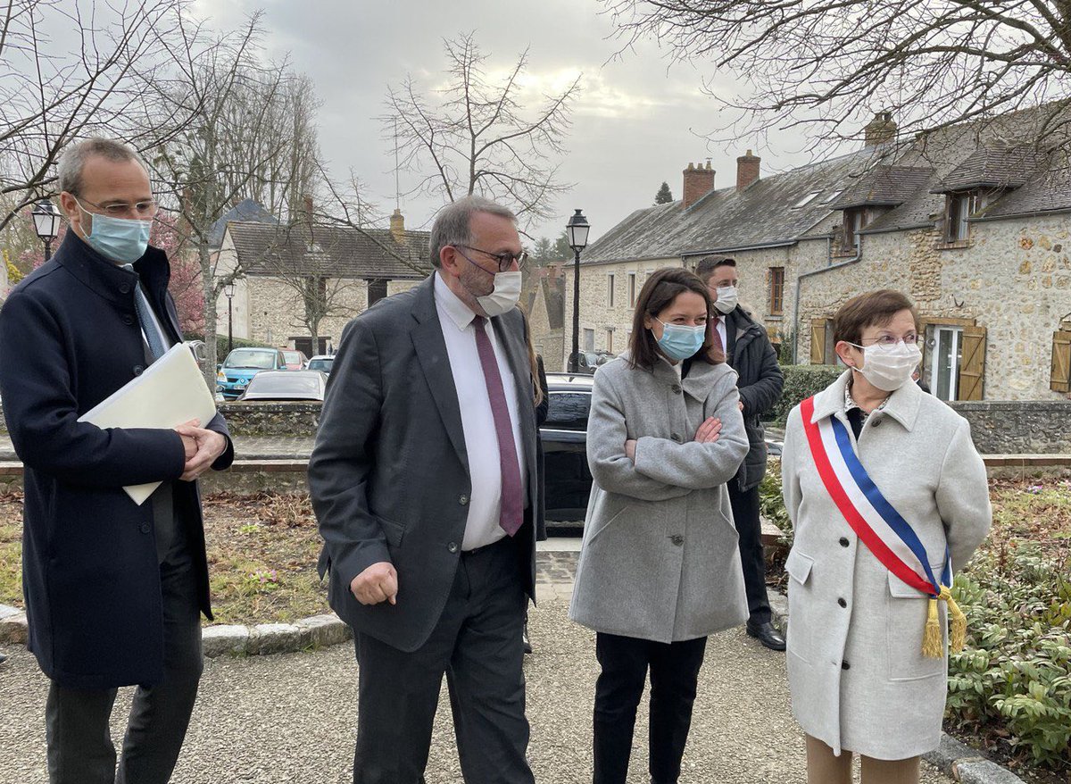 RixainMP's tweet photo. 🙏 @JoelGiraud05 d’être venu à @vaugrigneuse et à Fontenay-les-Briis écouter les maires ruraux de l’#Essonne 

✅accroissement démographique 
✅commerces et services de proximité
✅enjeux de mobilité

👉Le dynamisme de notre ruralité doit être soutenu et accompagné. https://t.co/w4Zfp7OfrL