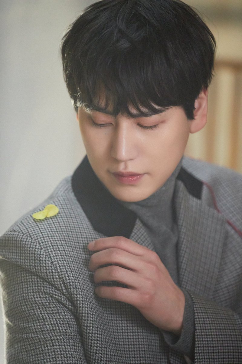 GimbapBlog2's tweet photo. On retrouve #Siwon et #Kyuhyun des #SuperJunior dans ces photos teasers pout #TheRoadWinterForSpring. https://t.co/LM7uxJvajB