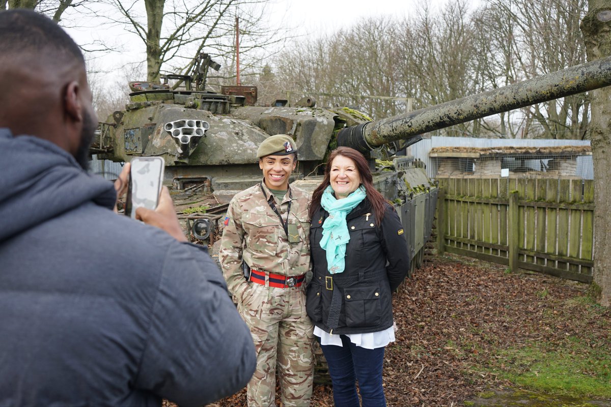 The_Black_Rats's tweet photo. Last week, we hosted guests from #Sheffield &amp; #Bradford at our Catterick Garrison Visits Day. The event gives visitors the opportunity to see first hand the Life of a #Soldier, from training to resettlement back in to civilian life.

#britisharmy
#yourarmy
#workingtogether https://t.co/eZOwT6y8kp