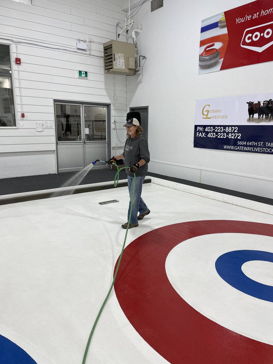 jeticecurling's tweet image. As an ice-maker, you know your work is never done.  Shout out to all of the ice-makers out there striving to give your customers quality ice to play on - we appreciate all you do! #WeBringIceToLife