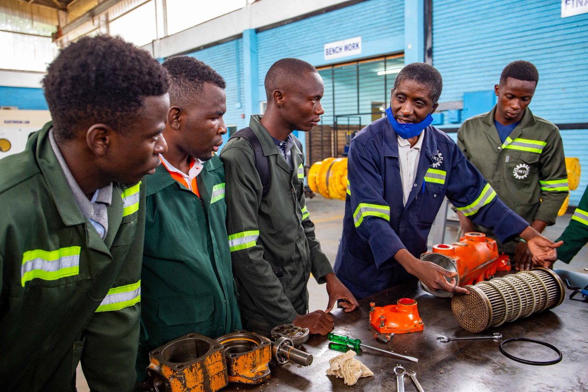 ZamitaZambia's tweet photo. #ZAMITA trainer with Heavy equipment engineering students during workshop practice engaged in a skills transfer session on servicing of Hydraulic components, Oil Cooler and Pumps @NORTEC_INFO.
#Getskilled
#WorkshopPractice
#SDGs #SDG4
Kindly Like👍, Retweet and Follow us. https://t.co/C2Dh05URR7