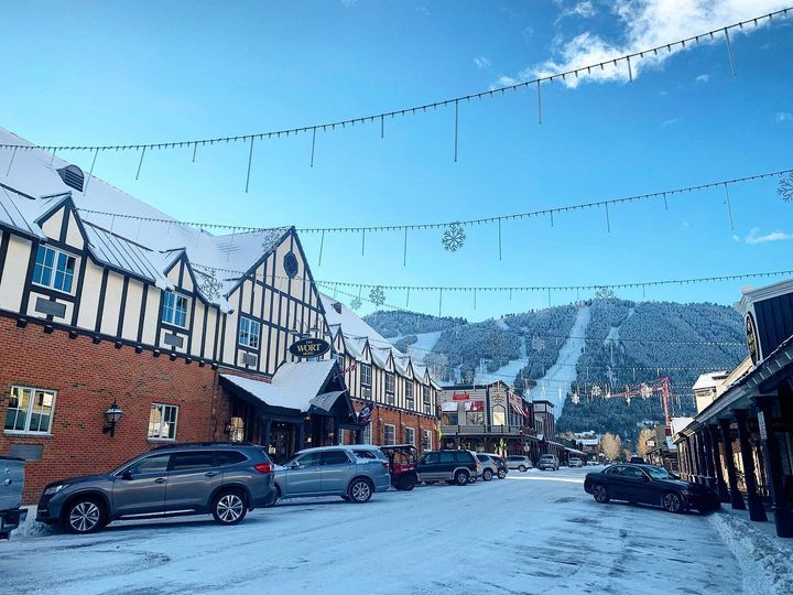 Thank you to whoever shook the Jackson Hole snow globe. 14” in the last 48 hours. There is still time to plan a ski vacation for this winter. Get started below.
worthotel.com