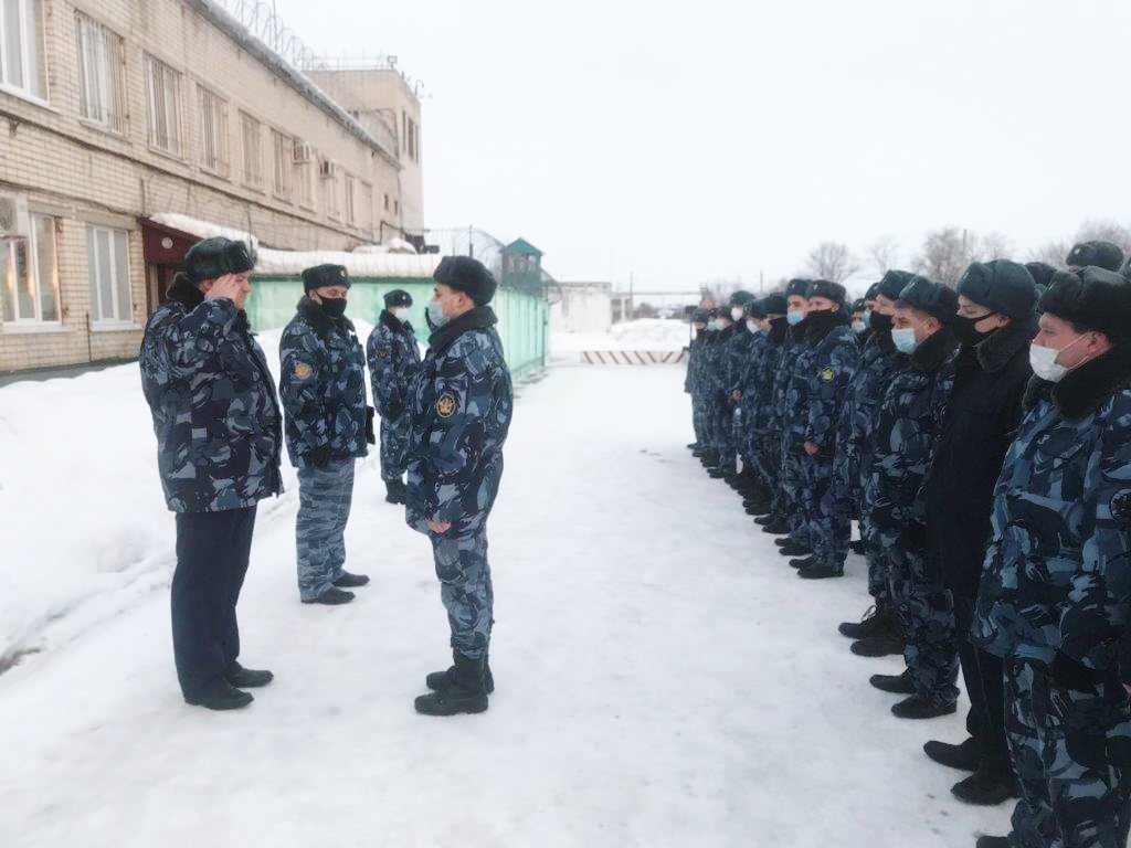 Врио начальника ИК-8 УФСИН России по Ульяновской области поздравил личный состав с 23 февраля

73.fsin.gov.ru/news/detail.ph…