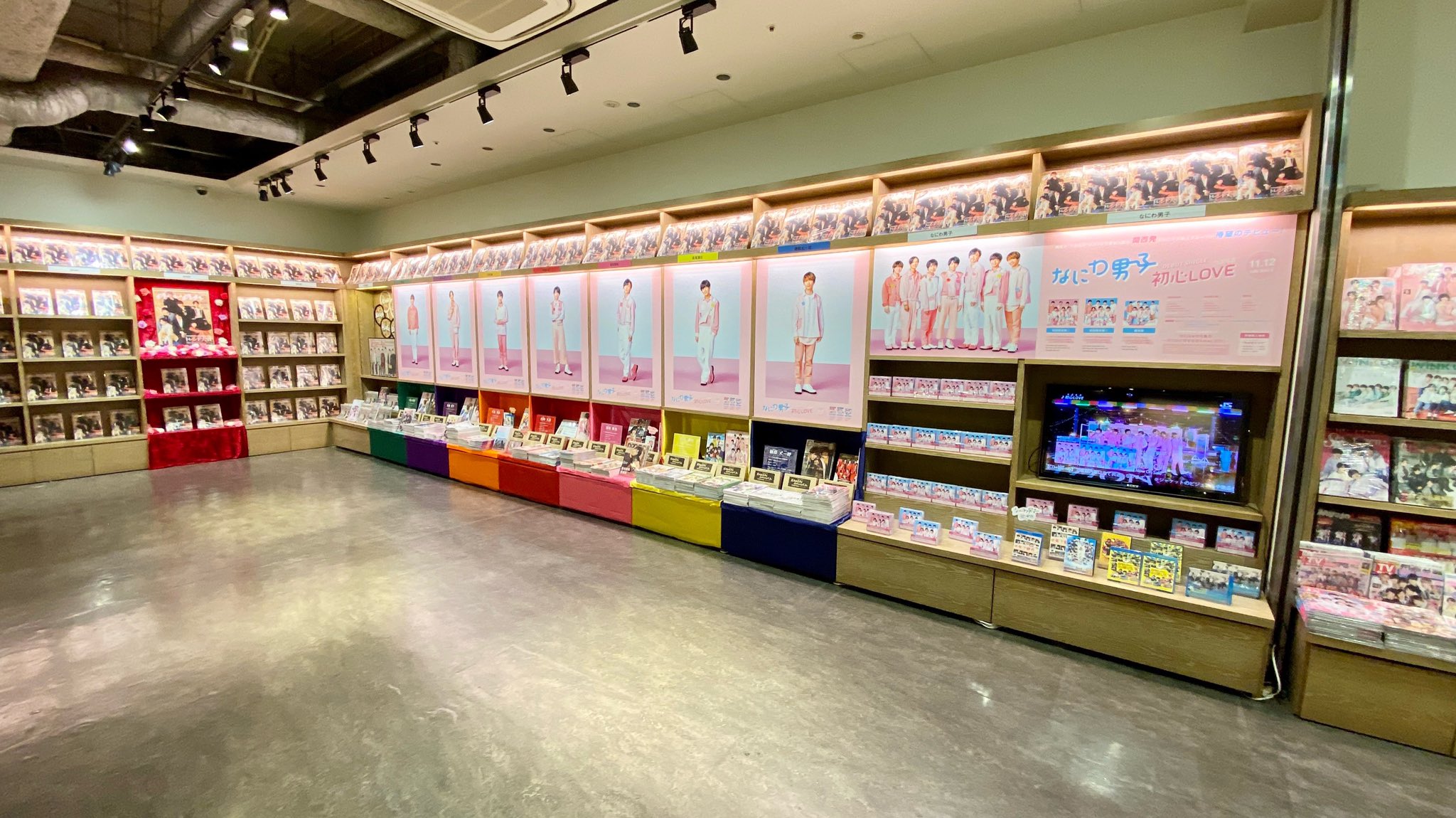 Tsutaya Ebisubashi なにわ男子 情報 ダウンタウン浜田雅功さんの大人気番組 ごぶごぶ Mbs毎日放送 に 西畑大吾 さん 大橋和也 さんがご出演 当店にもご来店いただき ごぶごぶシールを貼っていただきました