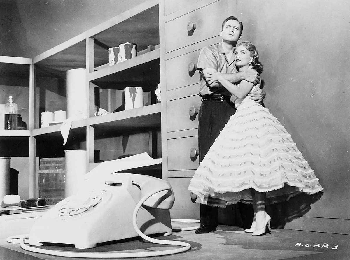 «El ataque de los títeres humanos»: Las varias lecturas en el cine de Bert I. Gordon - Por <a href="/PedroPaunero/">Pedro Paunero</a> - La historia de los seres en miniatura es muy antigua en el cine, la primera película pertenece a Georges Méliès-  correcamara.com/inicio/int.php…