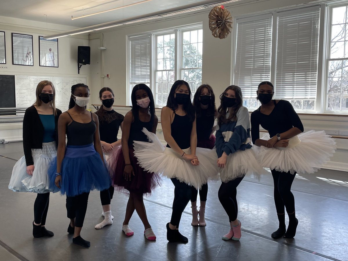 agknuss's tweet photo. Tutu’s for Tata’s at SAA. https://t.co/7lYyzkPlzr