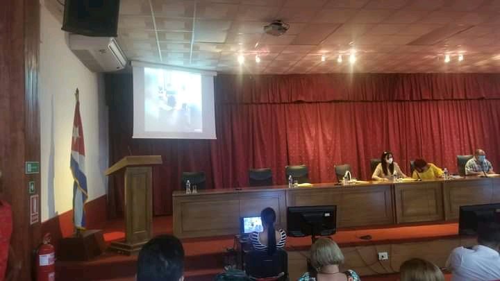 FabianAlonso23's tweet photo. Secciona en la Mañana  de hoy el Balance del año 2021 de la @UCMHabana con la presencia de la Dra.C @fidelaoreyes Directora Nacional de Pre Grado del MINSAP @rolando_yero Miembro del Buró Provincial del PCC para atender la Salud Publica, y Dra.C @LagoMairim Rectora https://t.co/kItk9z71PV