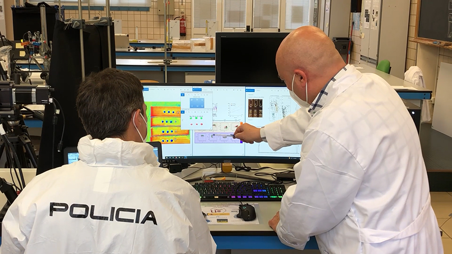 analyticaFair's tweet photo. Most-read analytica news: Optical methodology f rapid #COVID19 detection developed- 🆕 tool detects #SARSCoV2 @ sympt patients exudate w/ 100% sensitivity, 87.5% specificity
https://t.co/nTe2wt0GxY
@saludand @HospitalUVRocio @CarmenG44618928 @PuppoAntonio @Luciaoc9
📸 @unisevilla https://t.co/zaFdfXTG84