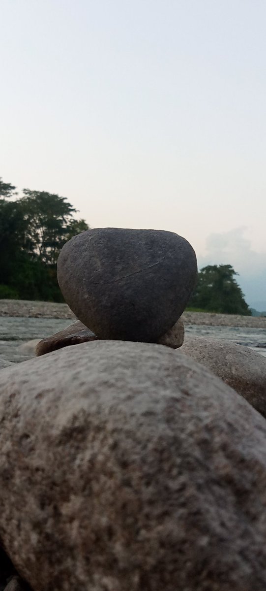 आज फेला परो पत्थर को मुटू 🖤🖤