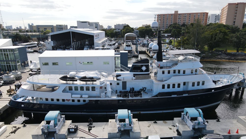 RMKYachtService's tweet photo. How capable is your favorite shipyard? @RMKYachtService has stern-to-stern capability, meaning there isn’t a project we can’t handle.
Contact RMK MS today: https://t.co/zBjUZ6rar0
#RMKMS #RMKMSisWhy #RMKMerrillStevens #MerrillStevens #RMK #MiamiShipyard #FloridaShipyard https://t.co/hWhFKjRhUD