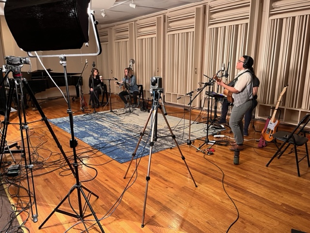 📸 Some more shots from behind the scenes making Play it Forward, which goes live this Friday at 7PM Eastern! With 48 hours to watch. you don't need a set time to catch <a href="/amandarheaume/">Amanda Rheaume</a>, OK Naledi and <a href="/SuzUngerleider/">Suzie Ungerleider</a>  in action! Tickets start at $20 sidedooraccess.com/shows/FRE3GgSm…