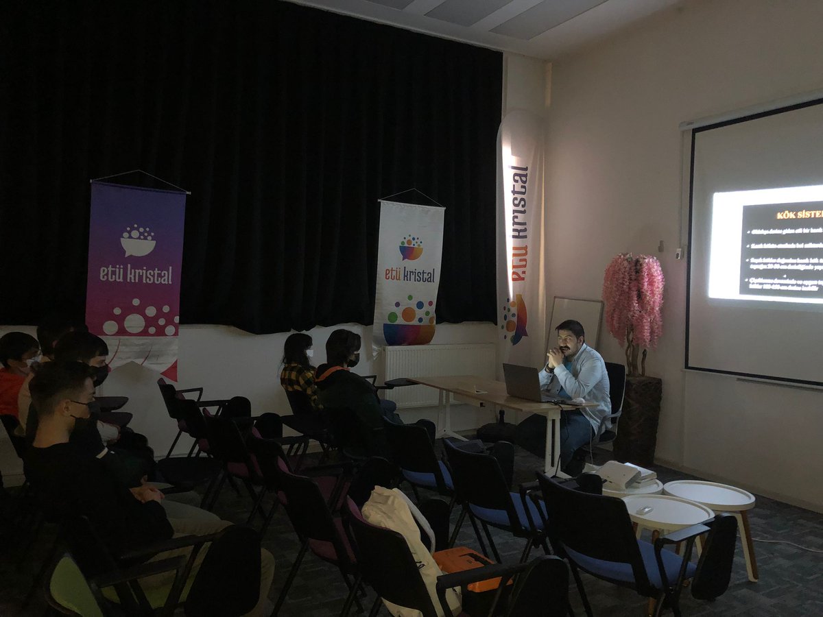 IEEE ETÜ Student Branch olarak KRİSTAL Girişimcilik Merkezi bünyesinde  Bilim Teknik Koleji öğrencilerine verdiğimiz teknik eğitimlerin yanı sıra tarım ile ilgili eğitimlerimiz de NemFlora girişimi kurucu ortağı Ahmet Yellice tarafından verilmeye devam etmektedir.
IEEE ile kalın