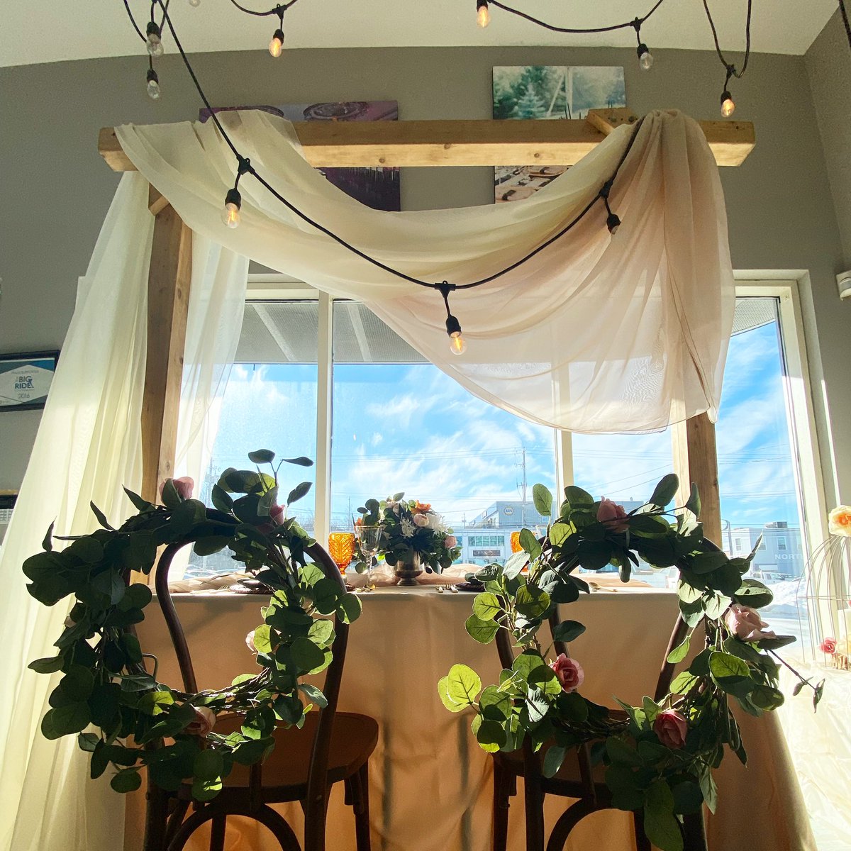 Arch ya glad it’s a short week?! 😉 
•
We’re open 9-5 until Friday, offering free consultations. So, pop on in, say hi and let us inspire you for your next event ✨😍
 #Archway #Arch #WeddingArch #WeddingReception #Draping #WeddingRentals #WeddingPlanning