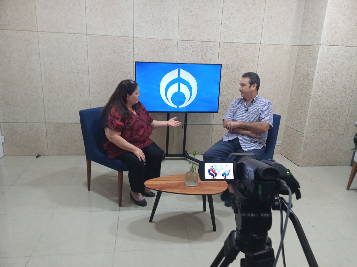 ¡Feliz de visitar "mi casa" @RFQR, (donde muy pronto volveré a colaborar), para anunciar la Beca para Mujeres que estudien una Ingeniería en la <a href="/UcaribeOficial/">Universidad del Caribe</a>.