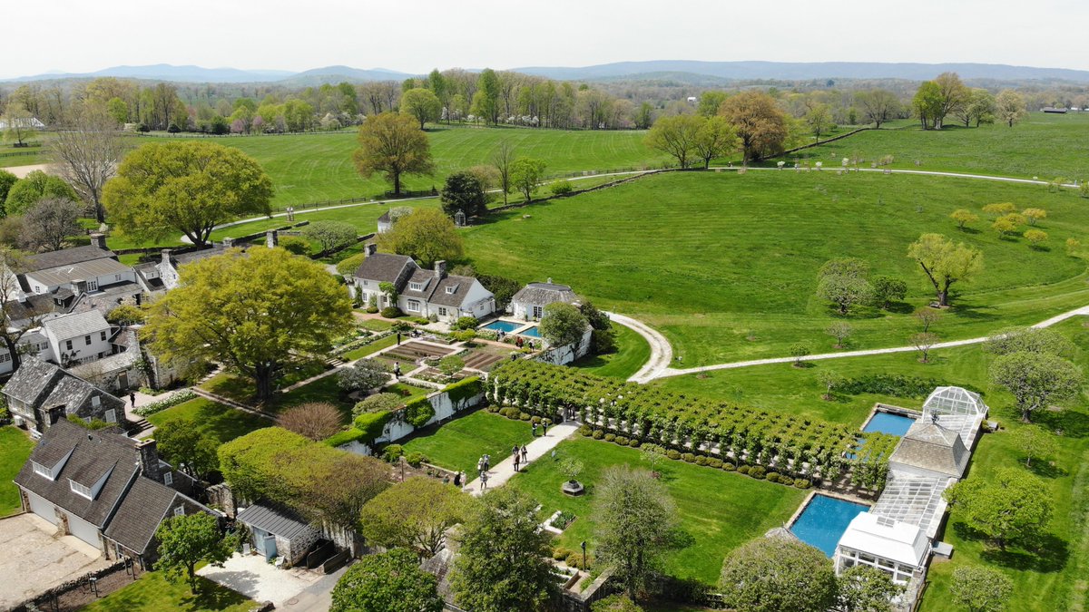 oak_spring's tweet photo. We are thrilled to announce open registration for our 2022 Spring Tours! Come out to Oak Spring on April 18th or 19th to experience Bunny Mellon’s landscape and walled garden in peak bloom. More info at https://t.co/wsTKJqw3Qm. https://t.co/ED63sbegKV