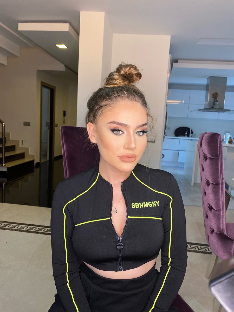 Canım bestem”le yaptığımız makyaj çalışmasından kareler 🤍
 #çukur #bestekanar #tolgahankarataş 
#çukurdizi #makeupartist #makeup #makeuplooks