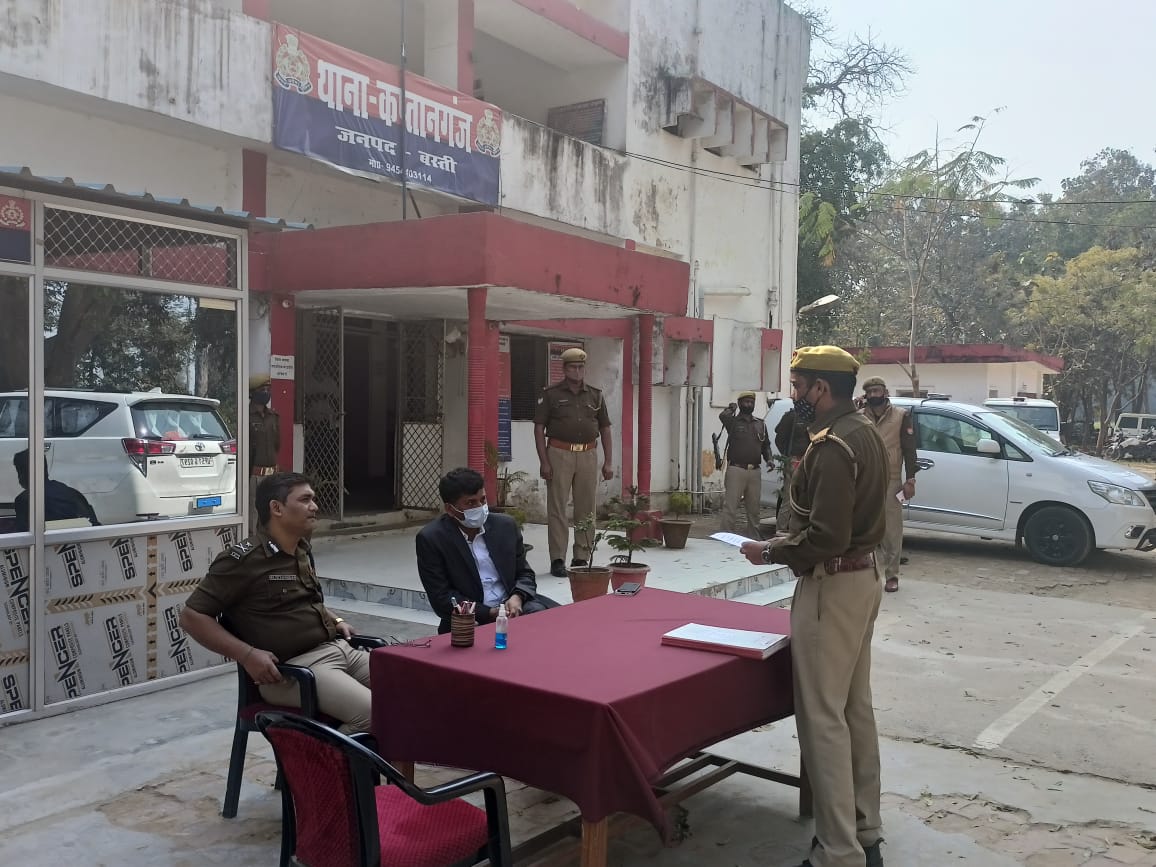 digbasti's tweet photo. आज दिनांक-22-02-2022 को श्रीमान मण्डलायुक्त बस्ती एवं #IGRANGE BASTI द्वारा आगामी विधानसभा चुनाव को शांतिपूर्ण एवं सकुशल सम्पन्न कराने हेतु जनपद बस्ती के कप्तानगंज थाना क्षेत्रान्तर्गत क्रिटिकल एवं वल्नरेबिल मतदान केंद्रों पर भ्रमण किया गया @Uppolice @AdgGkr https://t.co/CL2oje0R3b