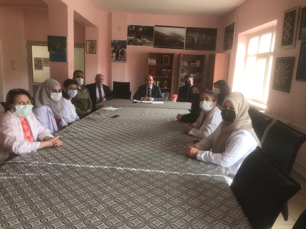 torulmem's tweet photo. İlçe Milli Eğitim Müdürümüz Eyyüp ZENGİN "Öğretmen Buluşmaları ve Paylaşım Toplantıları"  kapsamında ilçemiz Halk Eğitimi Merkezi Müdürlüğünde görev yapan yönetici, öğretmen ve usta öğreticilerle bir araya geldi. https://t.co/BKAM5oNZN5