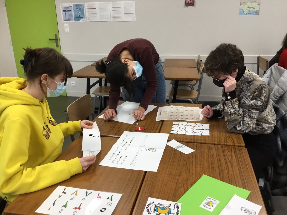 La classe de 2nde 3 a joué par équipes à un Escape Game espagnol-histoire. Le but étant de trouver la clé de la ville de Grenade. #SFND #Lesneven #escapegame