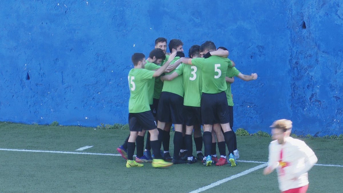 Canal Blau Esports (@blauesports) on Twitter photo 🎥⚽️ L'<a href="/CEOlivella/">C.E. Olivella</a> assalta Aiguadolç i deixa el <a href="/uesitges/">U.E. Sitges</a> sense lideratge en un derbi polèmic #2cat2 #futbolcat
canalblau.alacarta.cat/canal-blau-esp… 🎥⚽️ L'<a href="/CEOlivella/">C.E. Olivella</a> assalta Aiguadolç i deixa el <a href="/uesitges/">U.E. Sitges</a> sense lideratge en un derbi polèmic #2cat2 #futbolcat
canalblau.alacarta.cat/canal-blau-esp…