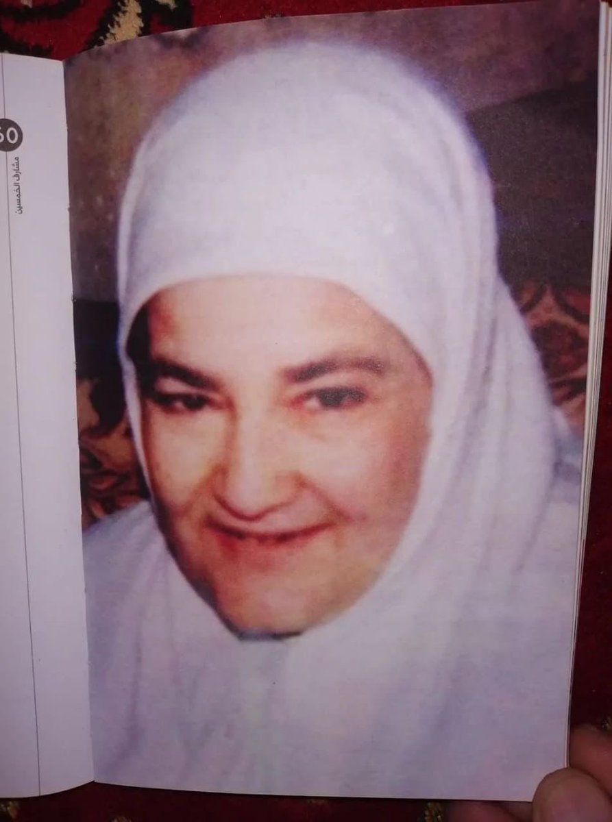 AbdullahElshrif's tweet photo. الناس اللي كانت طالبة تشوف صور والدة وأسرة ابراهيم عيسى في الماضي عشان يتأكدوا ان كلامه عن المايوهات صح ولا غلط، اسرته طلعت شبه أسرنا ووالدته كمان ست طيبة زي أمهاتنا
ابراهيم هو اللي قليل الأدب https://t.co/527HDHczjp