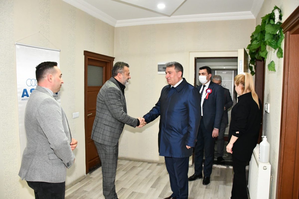 Vergi Haftası münasebetiyle ASKON Kırıkkale Şubemizi ziyaret eden İl Defterdarımız Sayın İbrahim Bayraktar ve Kıymetli Heyetine teşekkür ediyoruz.