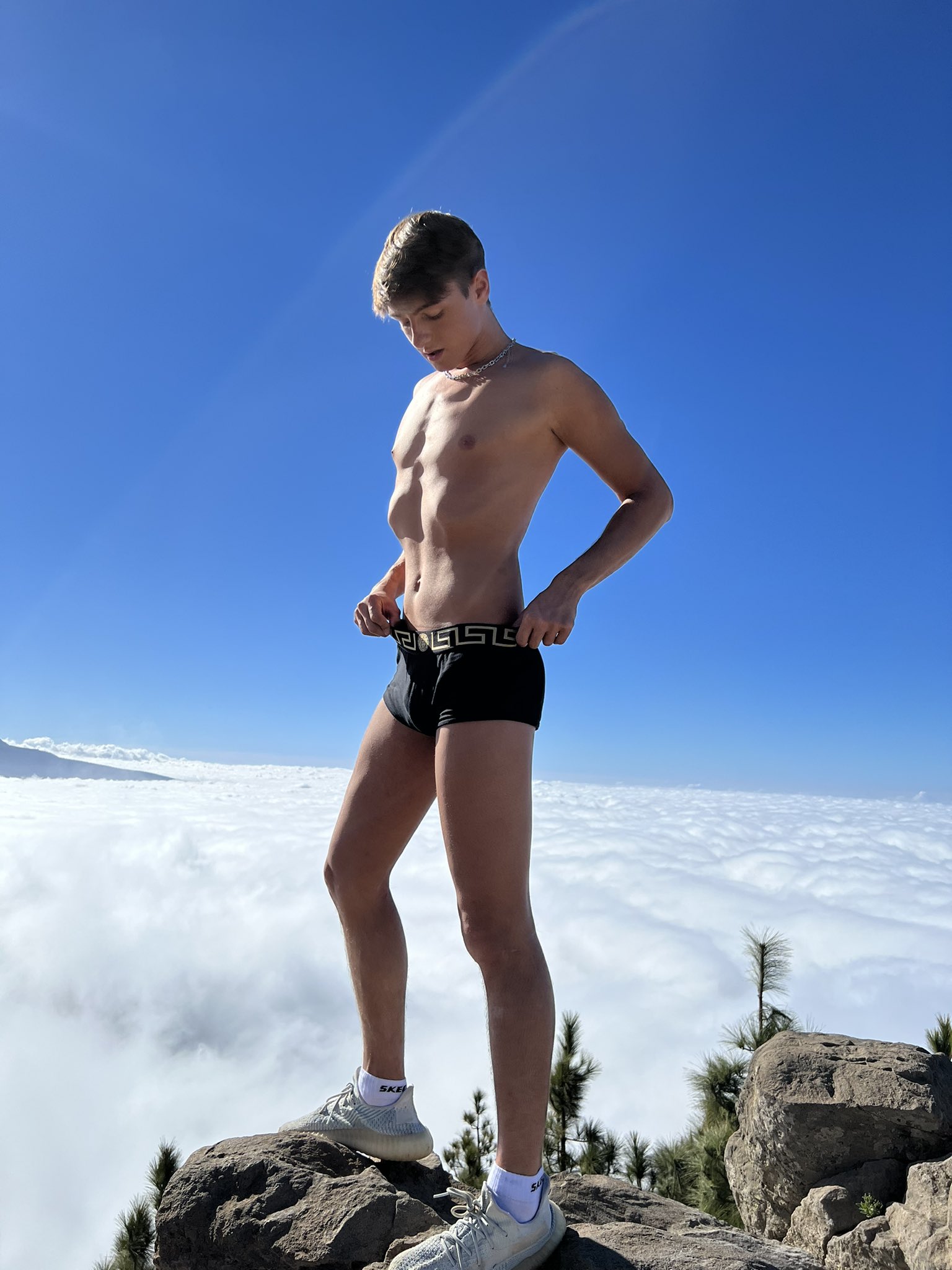 Skinny legend ?? Can I be your little boy ??
.
https://t.co/Br39SCRf2E
.
#skinny #legend #gay #little