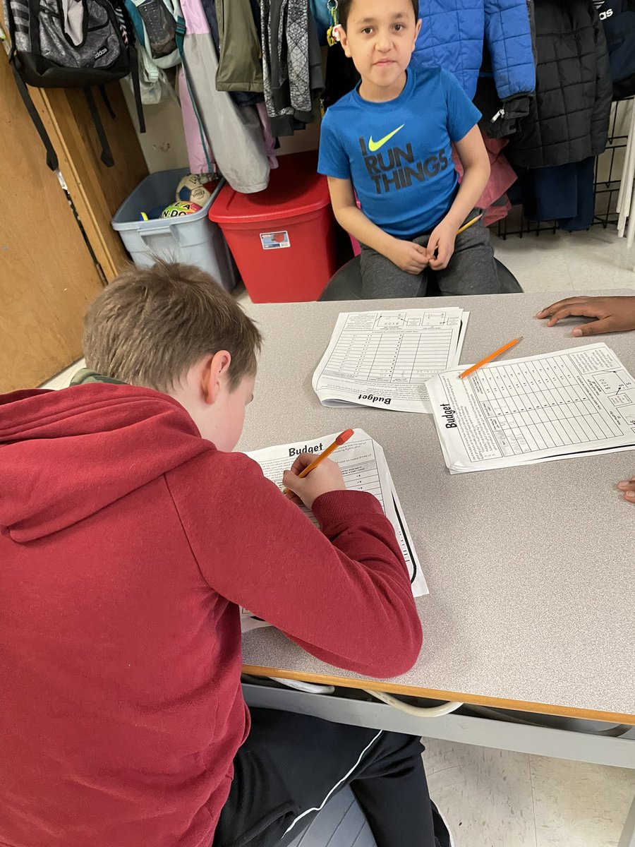 ldevriesbgcs's tweet photo. These third grade students are having so much fun with their economics project! They’ve come up with a product, created a budget, and tomorrow they’ll start buying items to build their product! Their creativity and imagination has been so fun to watch! #KIDSFirst 
@KaraffaAlyssa https://t.co/EQnnatylqo