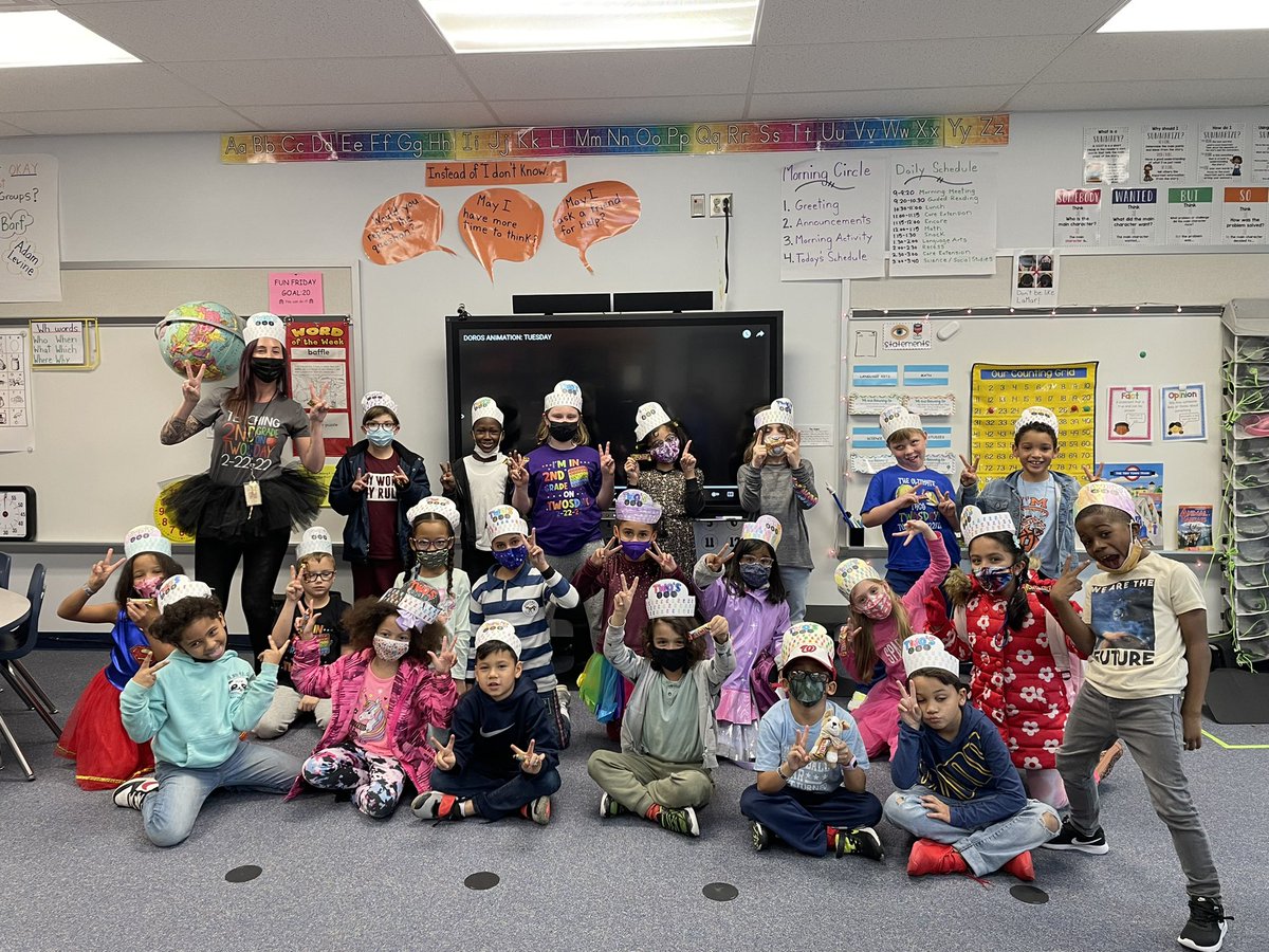 Happy TWOSDAY from grade TWO!
One of my favorite moments was watching TWINS eating TWINkies ✌🏼#22222Day #lresPRIDE @LakeRidgeES 2️⃣/2️⃣2️⃣/2️⃣2️⃣