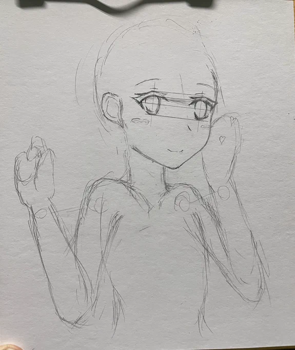 夜勤の休憩時間に描き始めましたが今日はあたりしか描けなかったです_(:3 」∠)_

初めて描くキャラなのですが、公式のイラストはつり目っぽい気もしますが他の方のイラスト見るとタレ目っぽい気もしてるので私はこの方向で(性格は明るく元気 