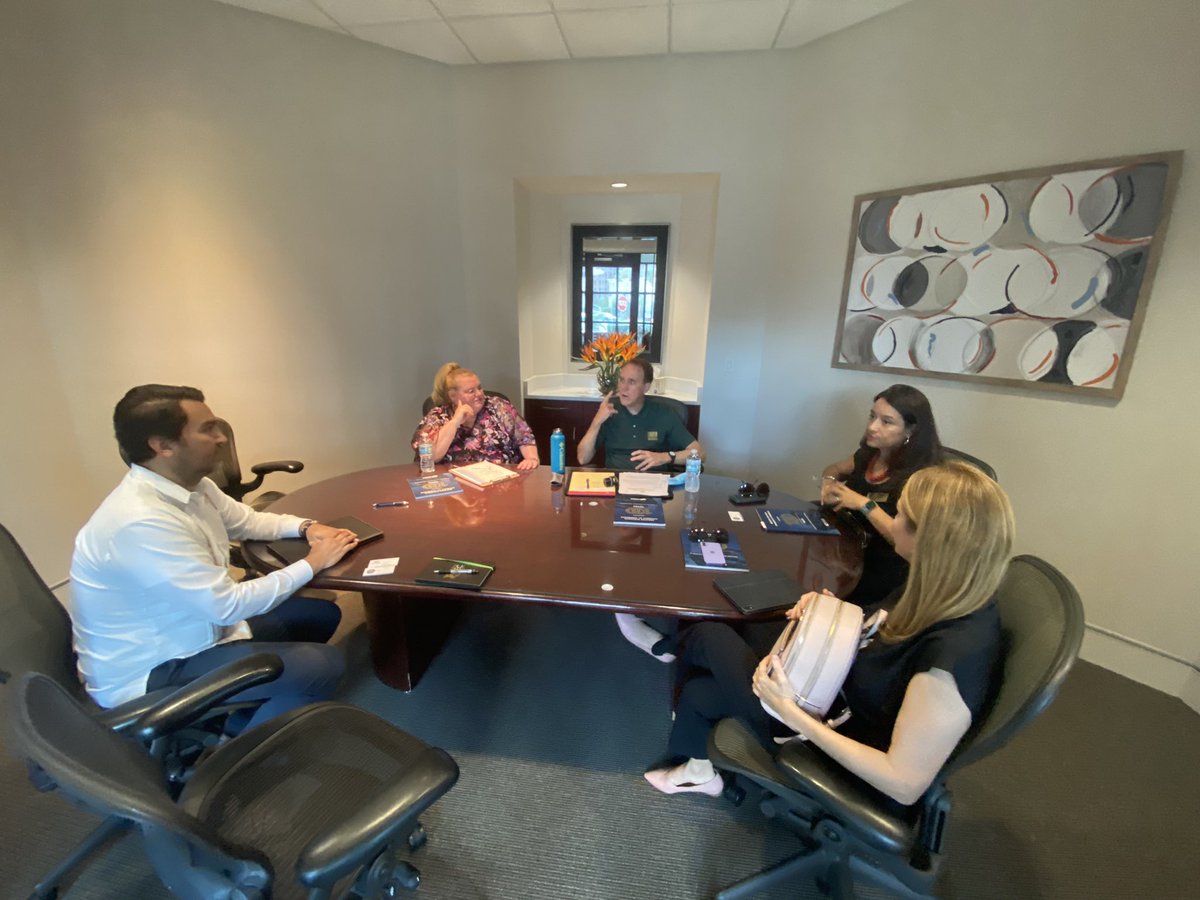 Casa Merida, será una exhibición comercial, artesanal y gastronómica, de #Mérida en #Sarasota, del 23 al 28 Mayo 

Reunión de planeación con Heather Kasten, Presidenta de <a href="/GSCC/">Sarasota Chamber</a>, <a href="/AyuntaMerida/">Ayuntamiento Mérida</a> <a href="/gaby_echeve/">Gaby Echeverria</a> y Grisell Alemán Directora de Ciudades hermanas de <a href="/CityofSarasota/">City of Sarasota</a>
