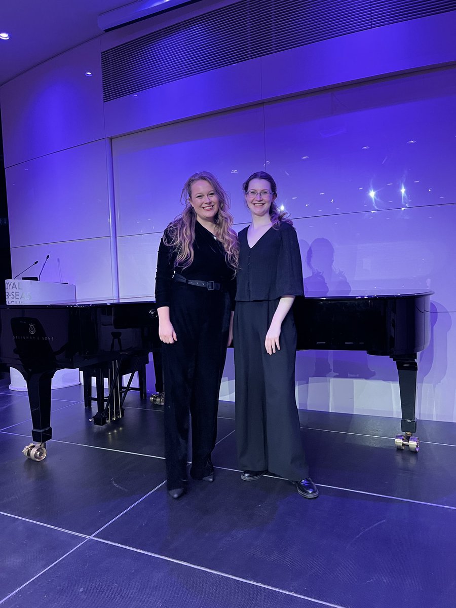 Had a lovely evening performing in the @roslarts Singing Final with my partner in crime @AnaManastireanu No prize, but so thrilled for James Atkinson on his well deserved win! 
#mezzo #mezzosoprano #rosl #opera #operasinger #operasingersofinstagram #classicalsinger #singer #duo