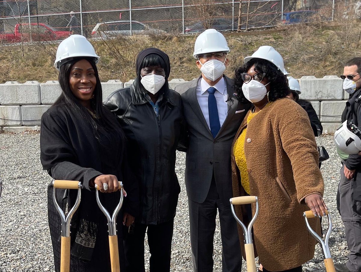 bronxbp's tweet photo. I was proud to stand with SCA, Chancellor Banks, my colleagues in government and community members to break ground on the new Edward L. Grant School. I look forward to our Bronx students enjoying these new amenities. https://t.co/PHppwFjAEX
