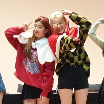 low quality jinsoul (@lqsouls) on Twitter photo 