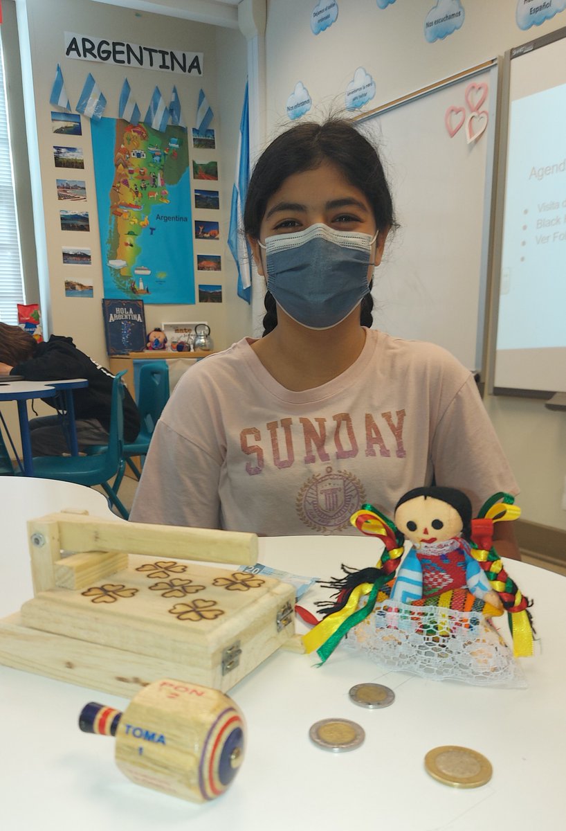 Thanks Alana Zambrano and family for the artifacts from Mexico  you donated for our cultural kit.

Gracias Alana Zambrano y familia por los artefactos de México que nos donaron para nuestro kit cultural.