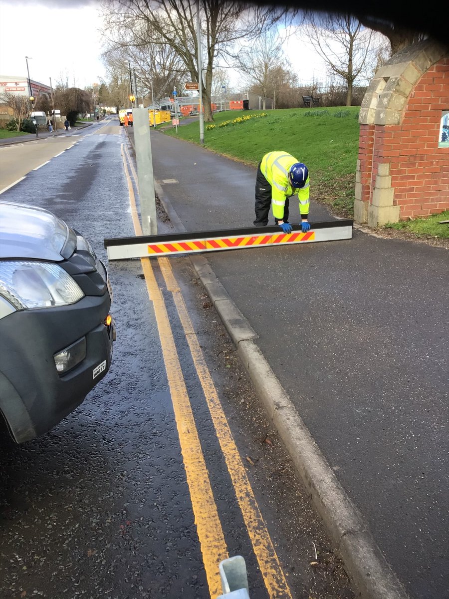 BarryKillnerEA's tweet photo. The #Hyltonroad #Worcester #Demountable #Flood #Barrier up and in place earlier today @EnvAgencyMids @WorcsTravel @myworcester https://t.co/gtXAWFQcNE