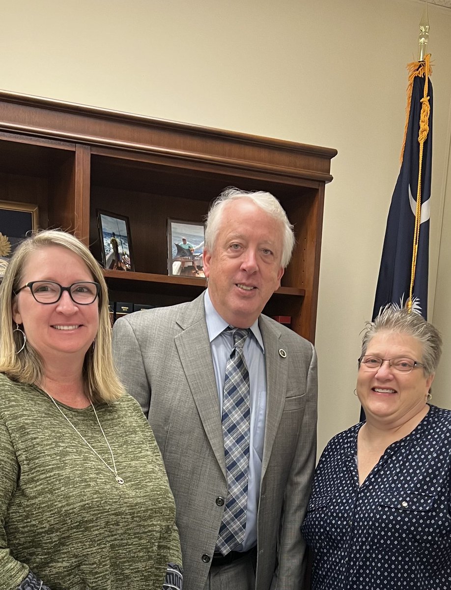 Today is SCASL Hill Day in partnership with @PSTANews!  We’ve got several librarians meeting with legislators, sitting in on committee meetings, and sharing their voices along the way!  SCASL members Jenny Cox and Laura Almonte met with Rep Lee Hewitt from Georgetown! https://t.co/HWr2LQUBPq