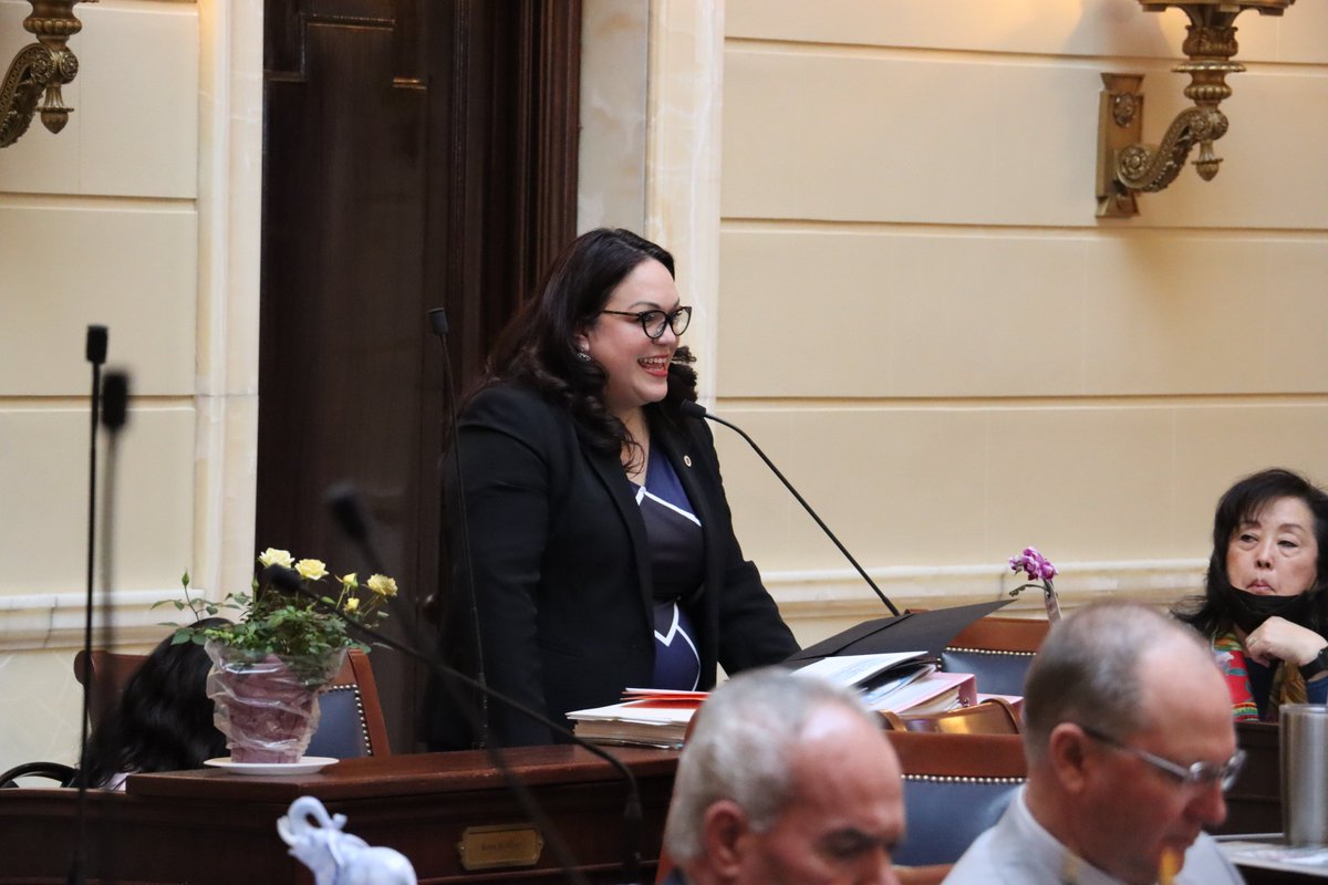 utahsenate's tweet photo. February is the month of love, which is why we were pleased @SenatorLuz invited librarians on the floor for National Library Lover’s Month. Utah has 140+ public libraries that help foster literacy, promote critical thinking &amp; provide resources. We love our libraries!📚#utpol https://t.co/19CiV8oZBe