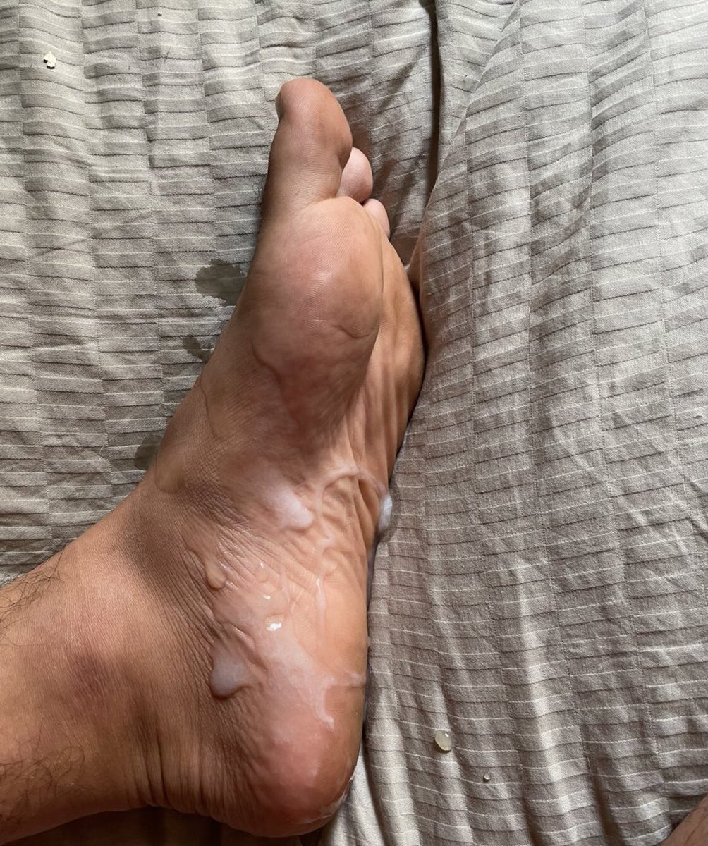 loadsandfeet's tweet photo. Hey there! Who wants to clean up my 6 days load ? It must be tasteful🦶💦😛#bigfeet #cummaniac #feetworshi̇p #hugeload #malefeetworship #malefootlover #Cum #cumonfeet https://t.co/slbkIuXlcg