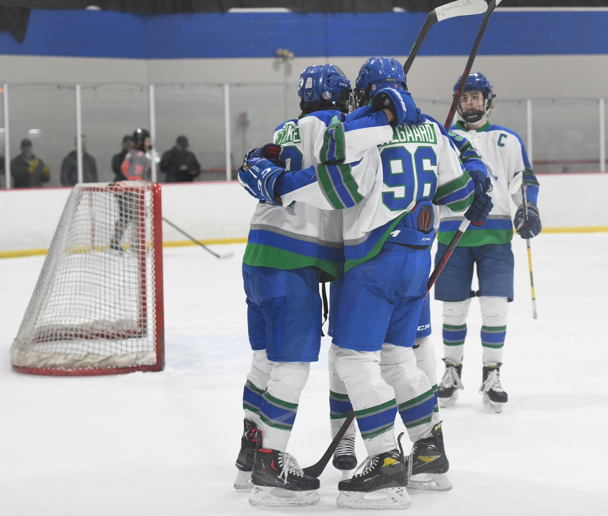 BantamAEagan's tweet photo. Playoff hockey is here! Cats take on Farmington this evening (2/22) in Eagan @ 5:15 in a D8 semi-final matchup. It's a big one! Stop by, get loud and support the boys... Or, catch the action on the stream.
📺https://t.co/IWzqLB2GIj
@HockeyEagan #RollCats https://t.co/beRql7MHaO