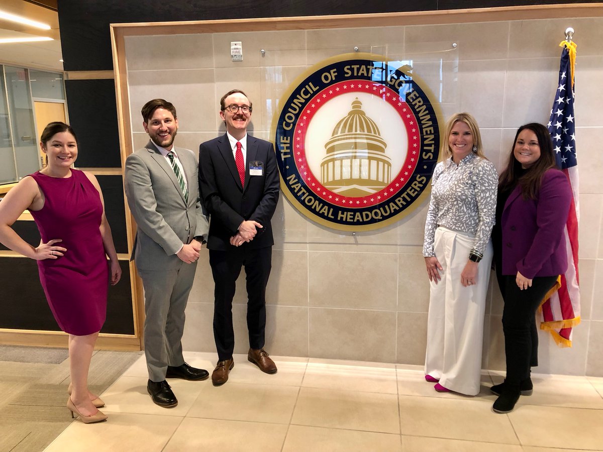 CSGSouth's tweet photo. A very big THANK YOU to our national partners @CSGovts for their hospitality! It was the perfect end to our #Kentucky #statevist.

Thank you HQ! https://t.co/sq6GoTm9KF