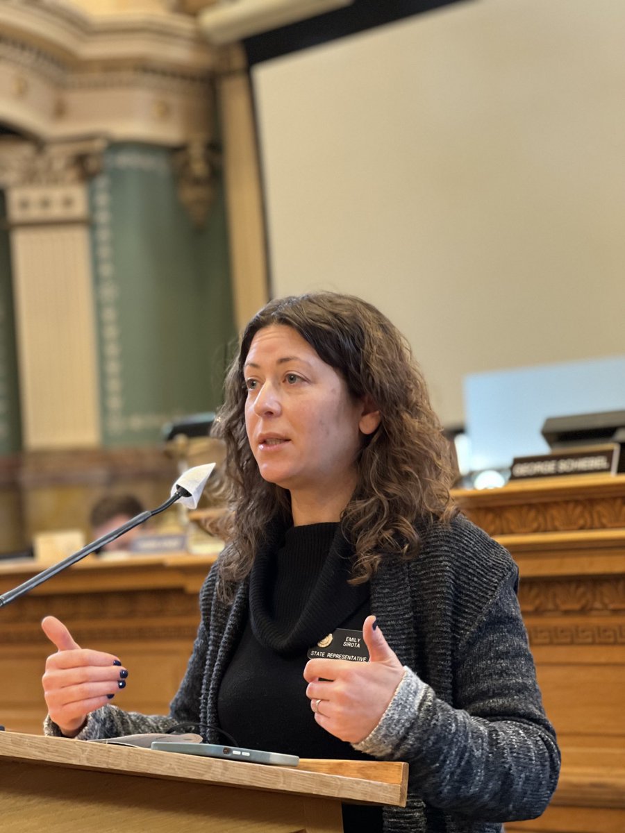 matthewogray's tweet photo. My friend ⁦@EmilyForCO⁩ addressing campaign finance reform in school board elections. https://t.co/OJHduKgBah